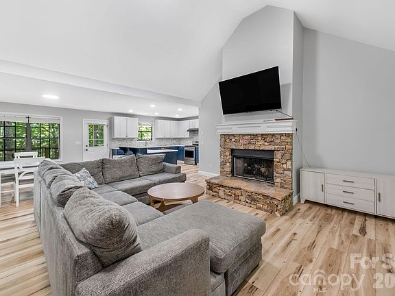 2nd image of 526 Whetstone Gap Rd