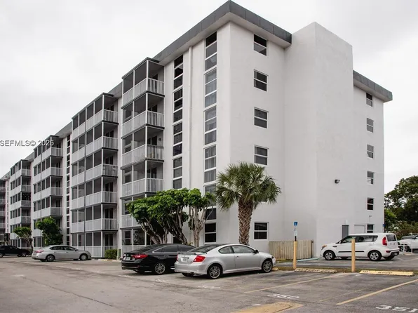 16950 W Dixie Hwy #A-529, North Miami Beach, FL 33160