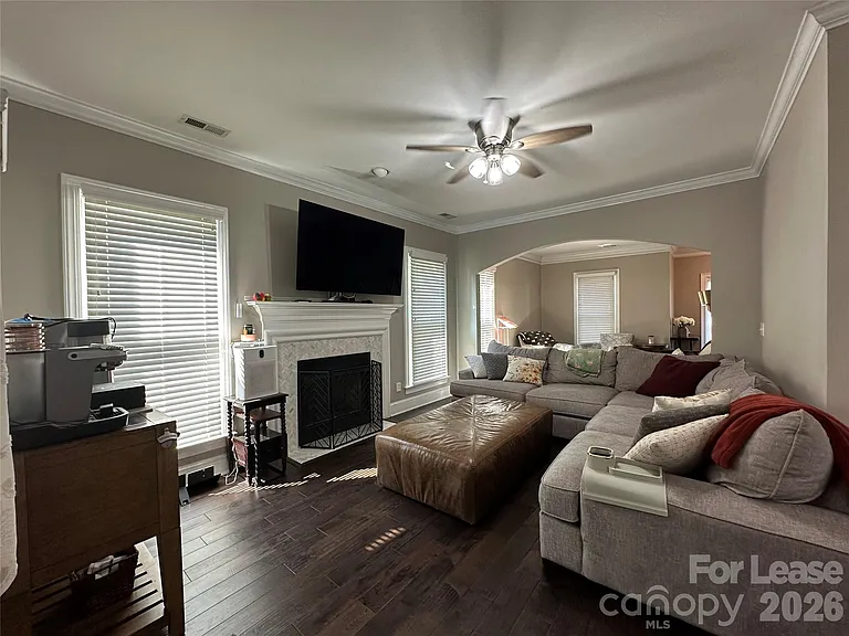 819 Stargard Ct — Photo 14