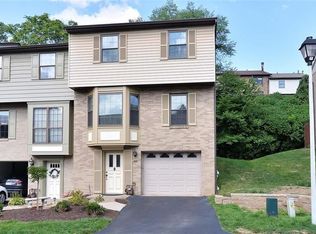 712 Windvue Dr, Pittsburgh, PA 15205