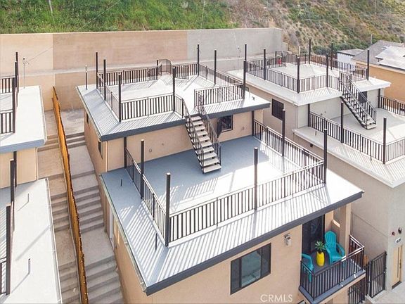 Two level rooftop deck