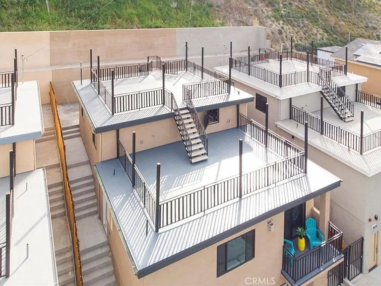 Two level rooftop deck