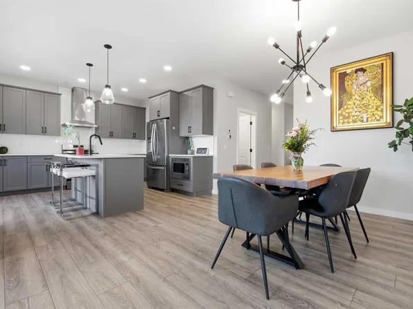 34 W Belvedere Grn SE, Calgary, AB T2A 7G2