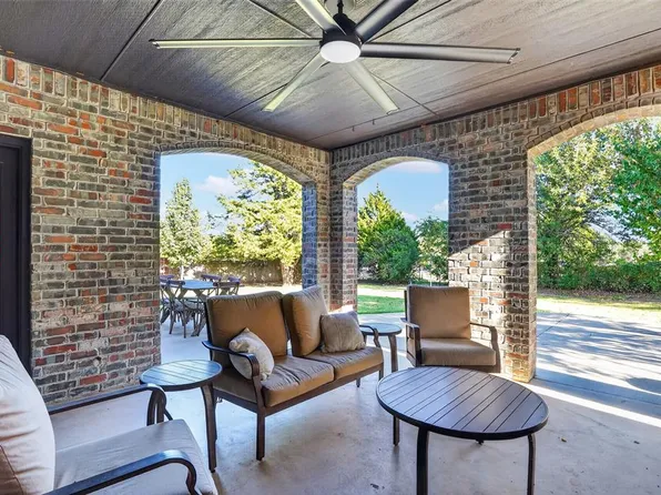 800 Tacoma Bridge Ct, Edmond, OK 73034