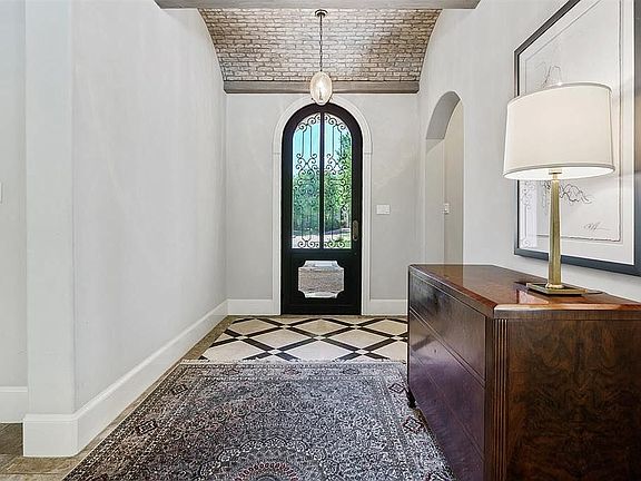 4th image of 7 Karsten Creek Ct