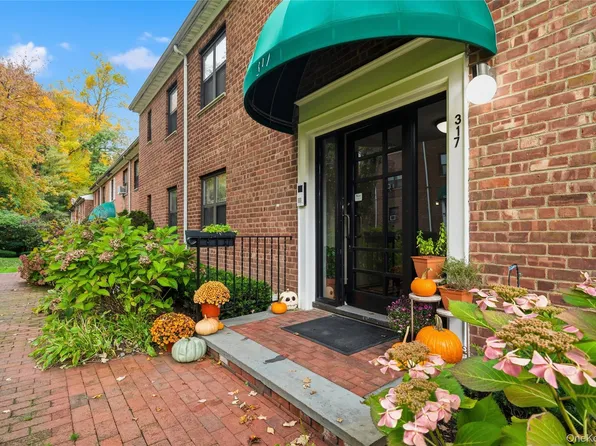 317 Main Street #D, Roslyn, NY 11576