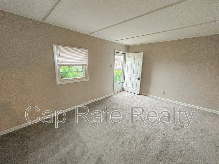 3210 E 12th Ave — Photo 3
