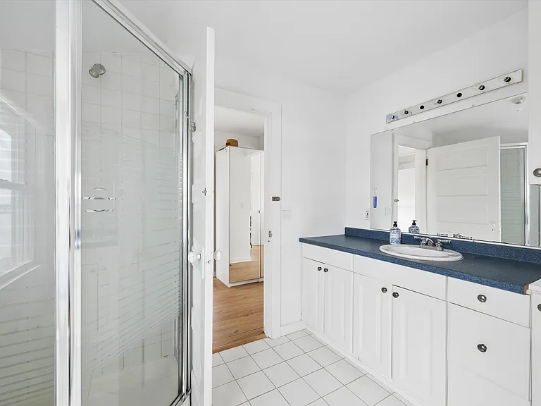 61 Dune Rd — Photo 16