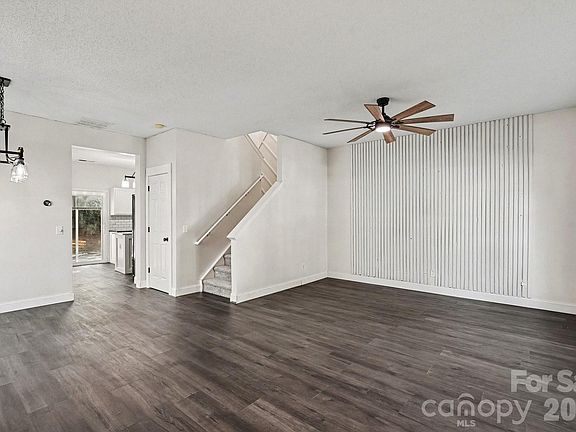 5th image of 8041 Stoneham Ct