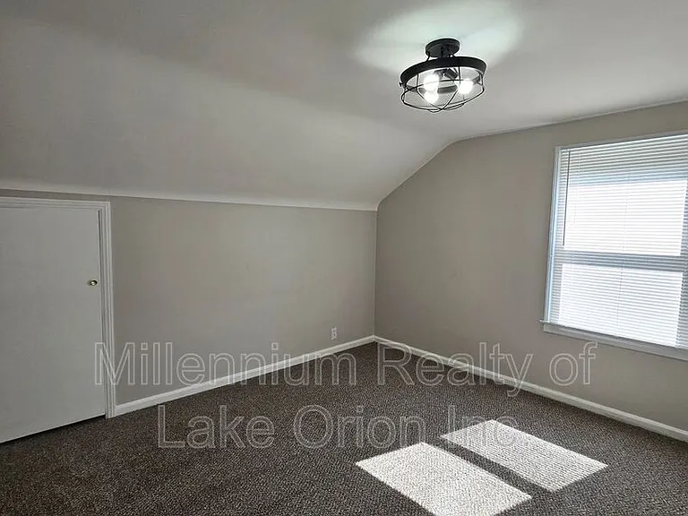 614 E Tennyson Ave — Photo 17