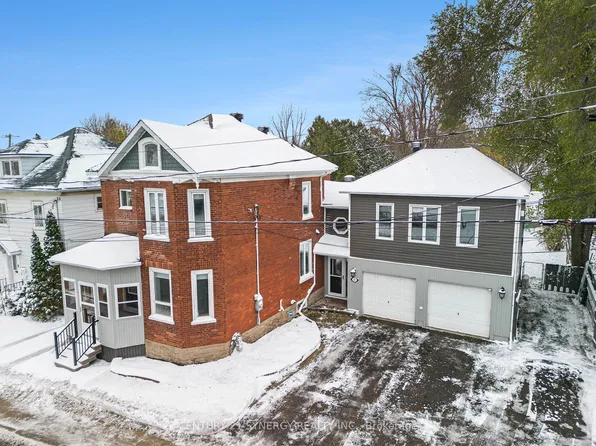 13 Lombard St, Smiths Falls, ON K7A 4E8