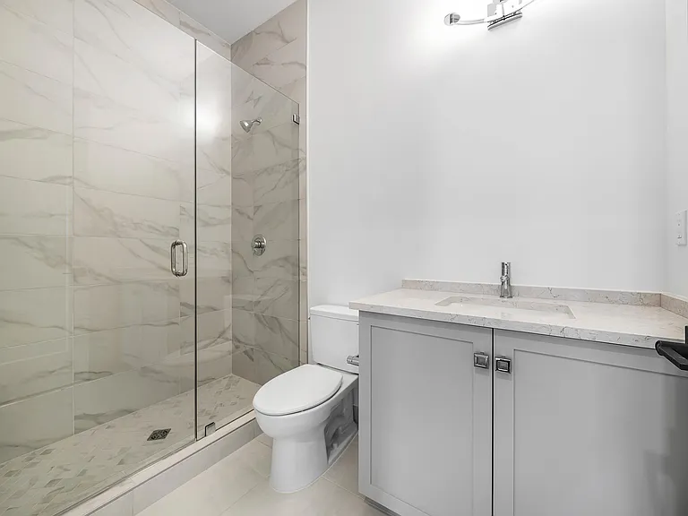 9516 Riverside Park Dr — Photo 59