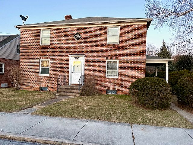 Front of House - Always plenty of off-street parking. Monroe Street very low traffic & 25 MPH speed limit