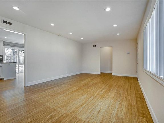 4th image of 1323 Rosalia Ave