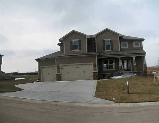 1st image of 120 NW Burroughs Dr