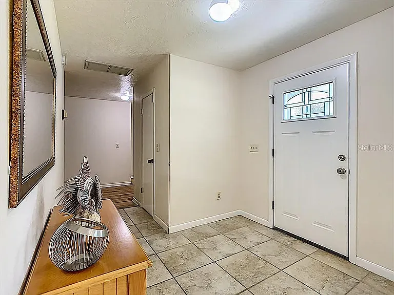 4476 Fairview Ave — Photo 2