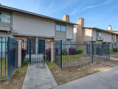 4676 E Alamos Ave UNIT 105, Fresno, CA, 93726