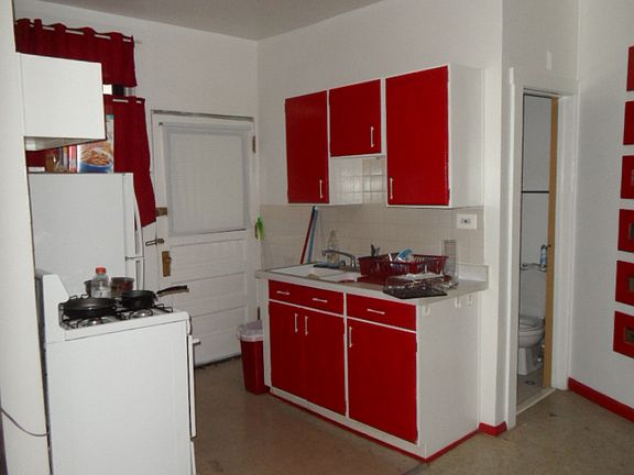 2nd image of 6404 N Hermitage Ave #3