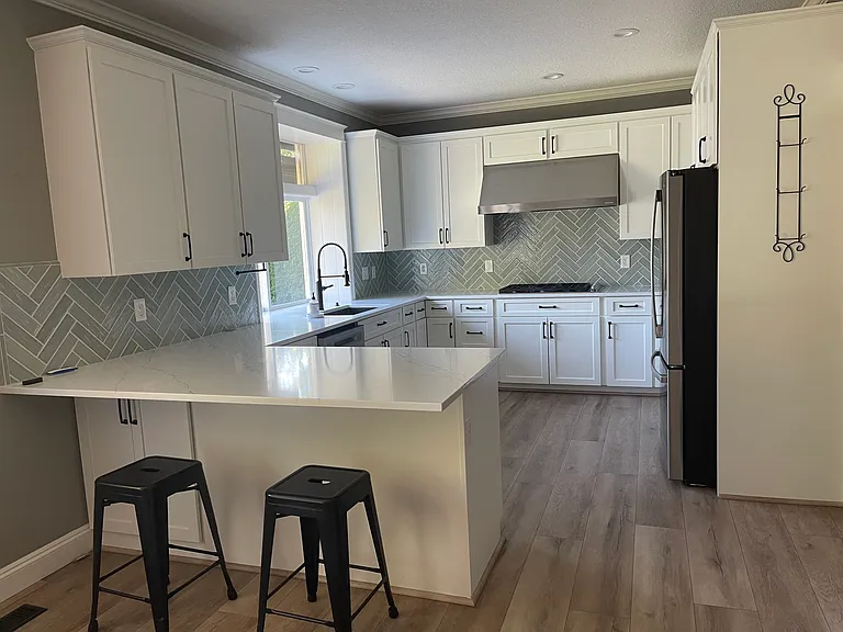 1321 Dollar St — Photo 3