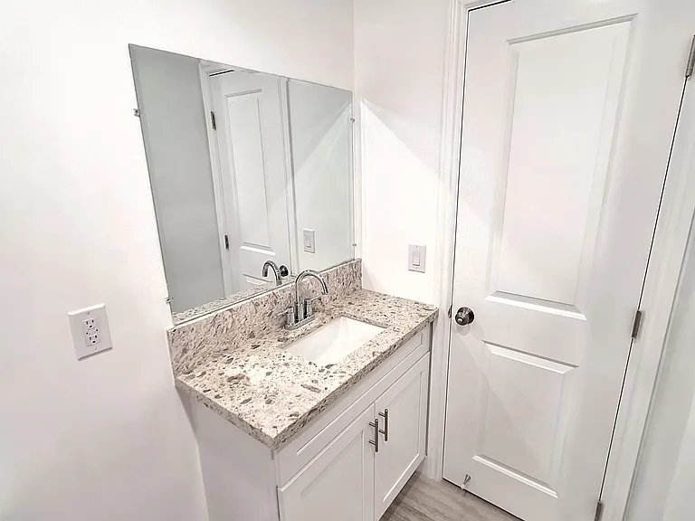 13961 Oxnard — Photo 20