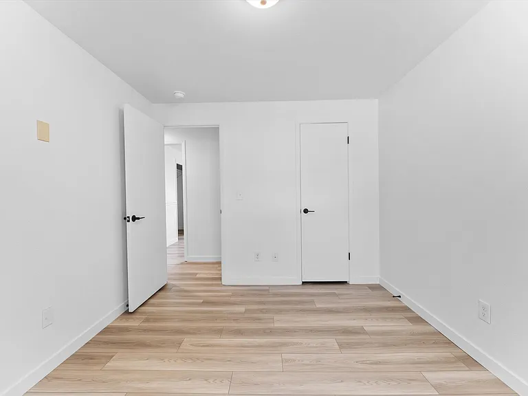 714 S Berwick Dr — Photo 10