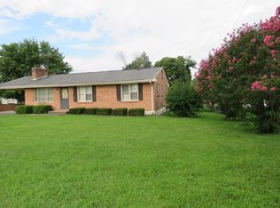 233 Howard Dr, Salem, VA 24153
