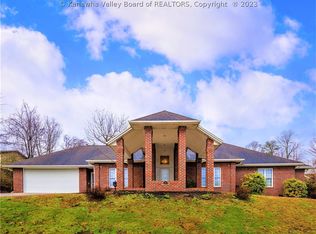 415 Mansion St, Hamlin, WV 25523