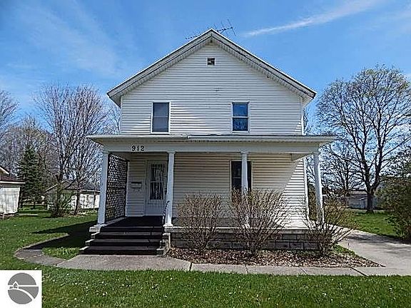 2nd image of 912 Marion Ave