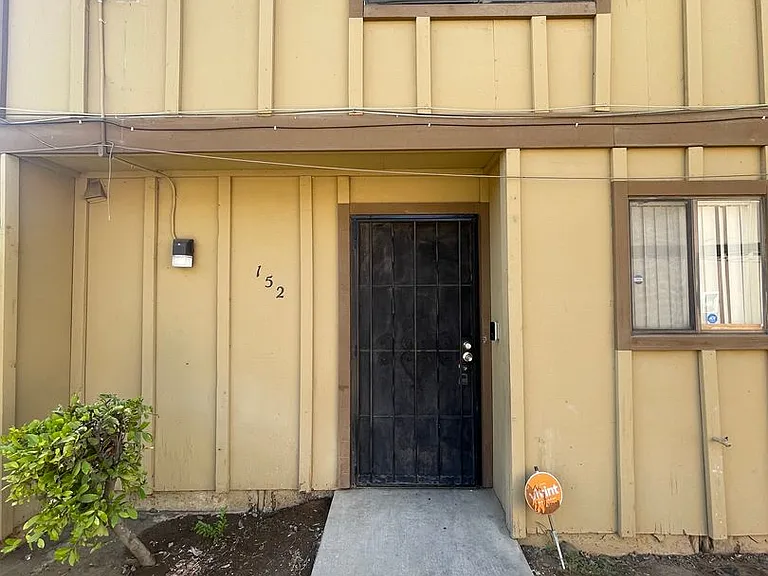 1221 N Peach Ave #152 — Photo 2