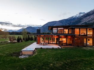 9209 Pemberton Meadows Rd, Pemberton, BC V0N2L1