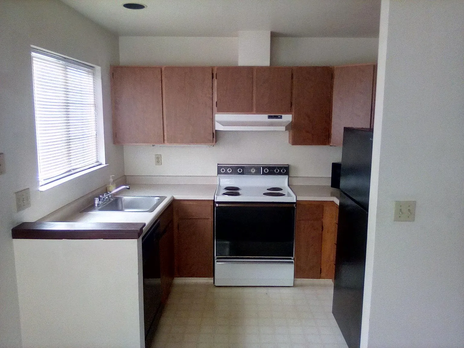 2 bed, 916 sqft, $2,550 — Photo 2