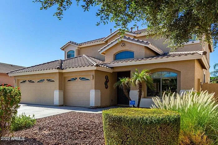 5 bed, 3.0 bath, 3098 sqft, $3,210 — Photo 4