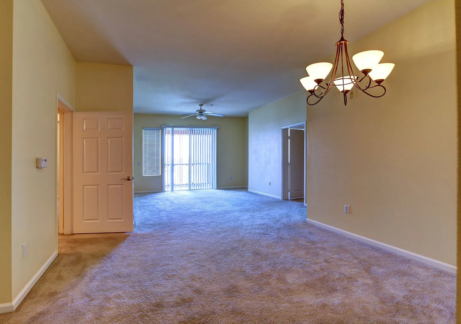 Fantastic Guard Gated Community In Park Avenue. — Photo 3