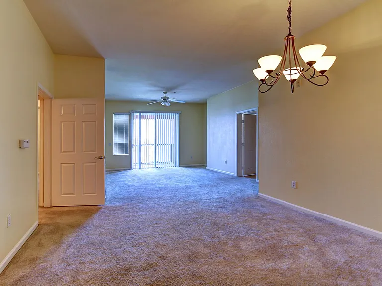 47 E Agate Ave #405 — Photo 3