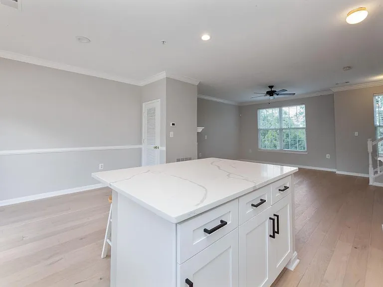 21807 Petworth Ct — Photo 8