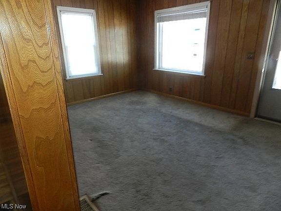 2nd image of 758 Alfred St