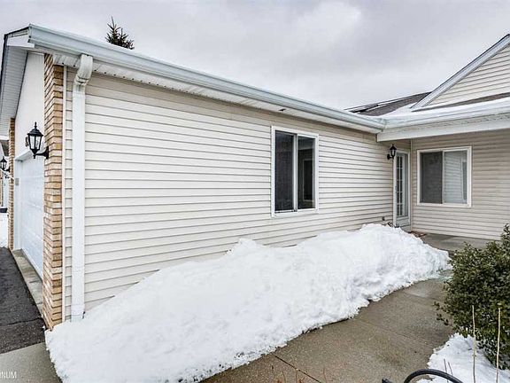 2nd image of 880 Crystal Ln