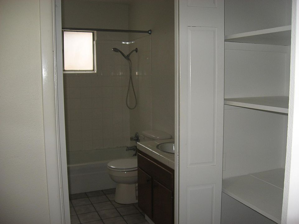 1st image of 536 W Hopkins St
