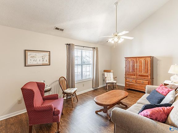 3rd image of 111 Sycamore Pl