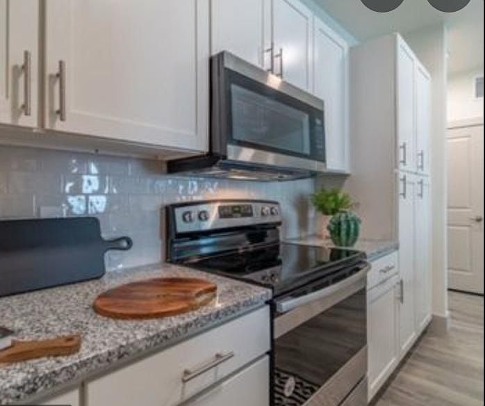 2nd image of 1136 W Washington St #3