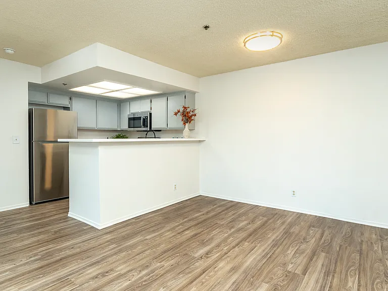 Windrose Place Pasadena — Photo 38