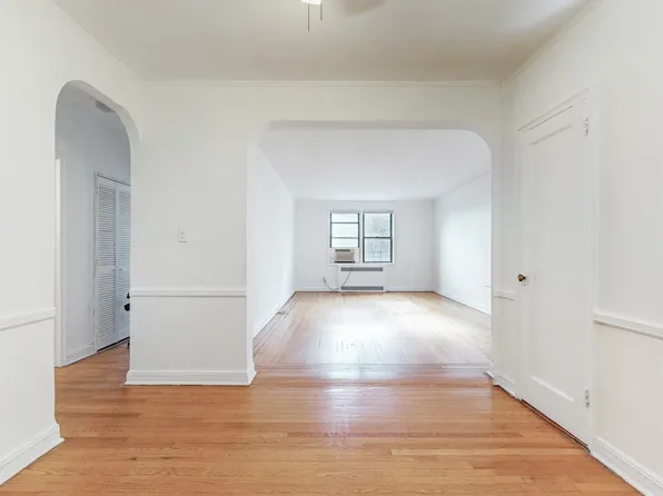 69-40 Yellowstone Boulevard image 1 of 21