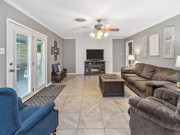 2nd image of 208 Bonvue St