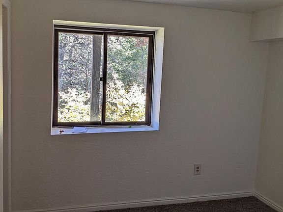 Lower floor bedroom, smaller section