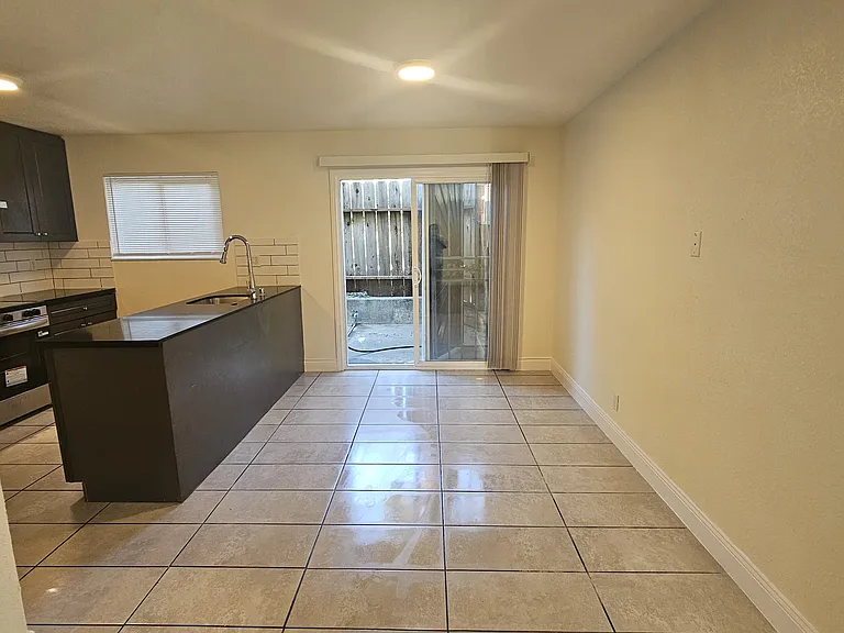 4101 Porter St #6 — Photo 5