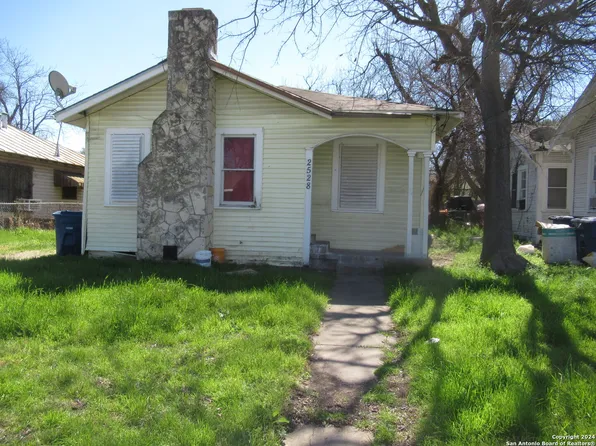 2528 E HOUSTON ST, San Antonio, TX 78202