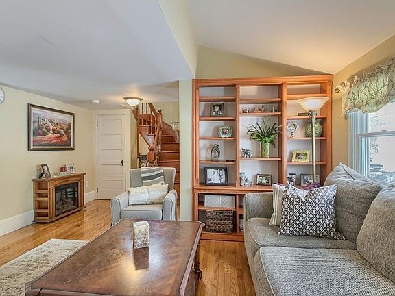 5th image of 22 Lincoln Ave