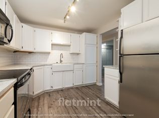 8720 Phinney Ave N APT 11, Seattle, WA 98103