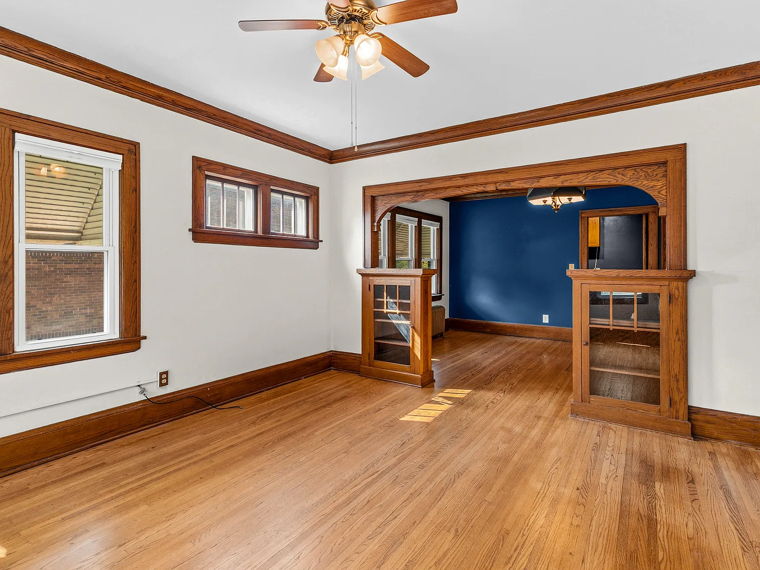 2 bed, 976 sqft, $1,576 — Photo 2