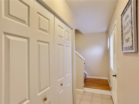 2nd image of 770 Sunset Cir
